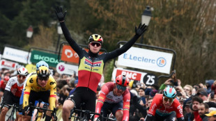 Merlier wins sprint battle in Paris-Nice opener