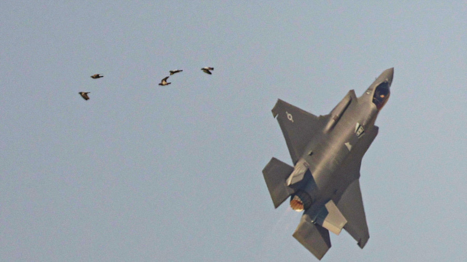 Nyt, Usa confermano l'abbattimento di un caccia in Iran, in corso le ricerche