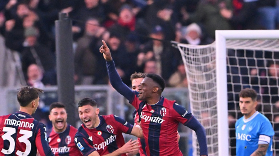 Napoli perde na visita ao Bologna (2-0) e cede liderança ao Milan