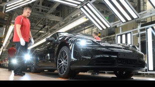 Porsche d&eacute;boule en Bourse et d&eacute;fie la morosit&eacute; des march&eacute;s