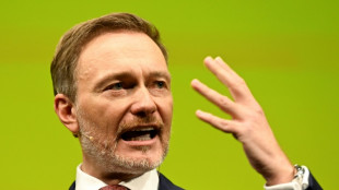 Lindner h&auml;lt an Agrardieselk&uuml;rzung fest und bietet Bauern B&uuml;rokratieabbau an