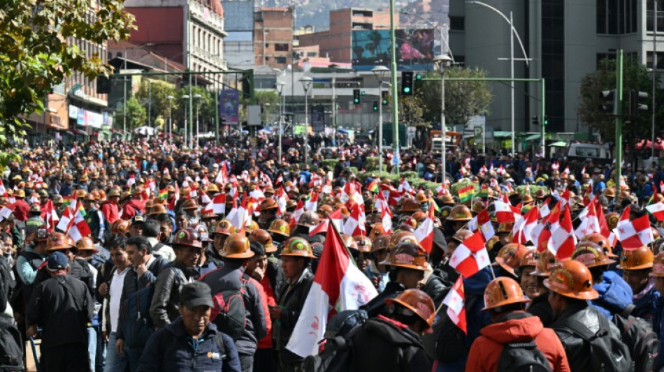 Mineradores bloqueiam La Paz contra falta de combust&iacute;vel