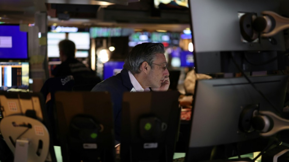 Wall Street prudente avant une salve de r&eacute;sultats et indicateurs &eacute;conomiques