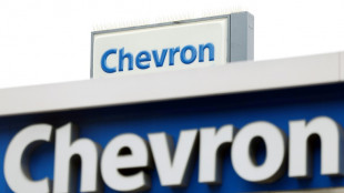 Lower profits at US oil giants amid fall in crude prices