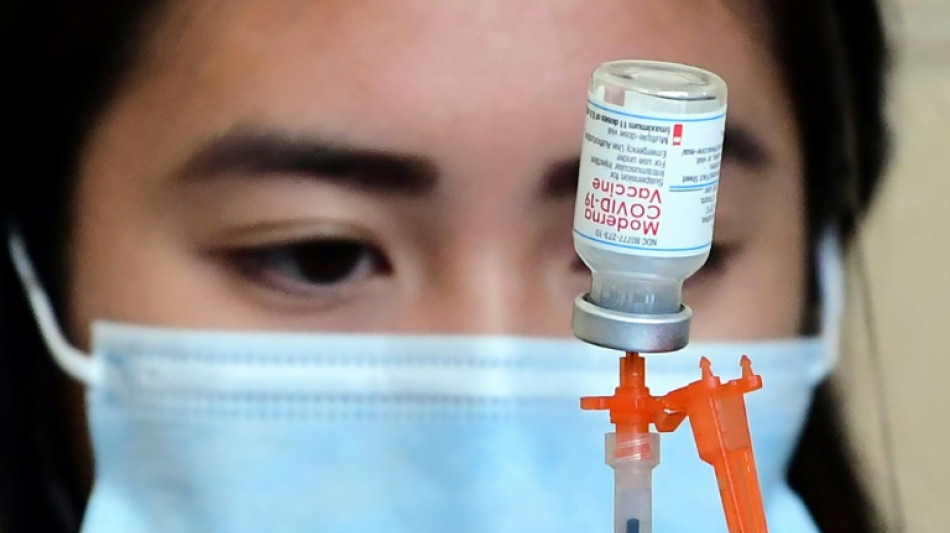 Expertos de EEUU aconsejan autorizar la vacuna de Moderna entre ni&ntilde;os y adolescentes