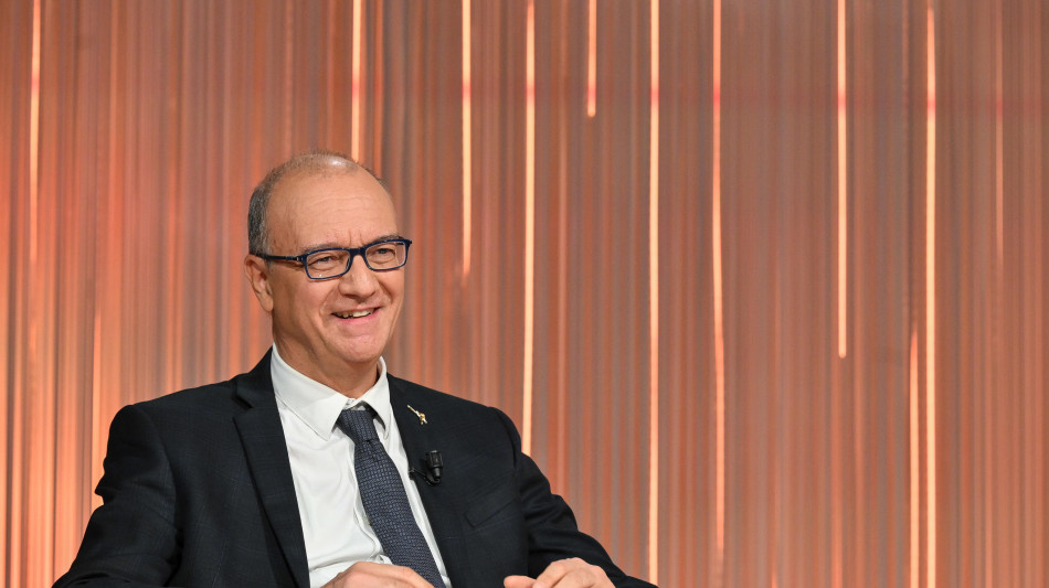 Valditara 'societ&agrave; non educa al rispetto, su social ce n'&egrave; poco'