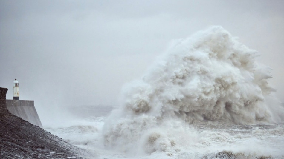 Royaume-Uni: trains annul&eacute;s, coupures de courant &agrave; cause de la temp&ecirc;te Darragh