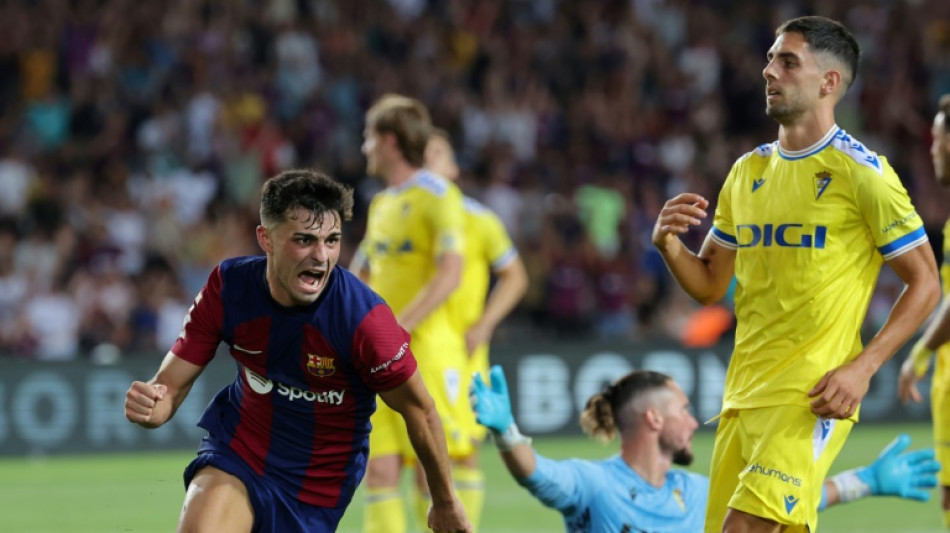 Barcelona sofre mas vence C&aacute;diz (2-0) com gols de Pedri e Ferran Torres no fim