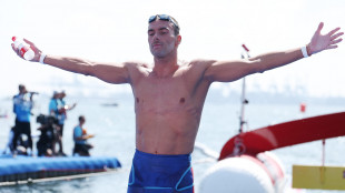 Paltrinieri mostra radiografia dito rotto, 'ma ne ho altri nove'