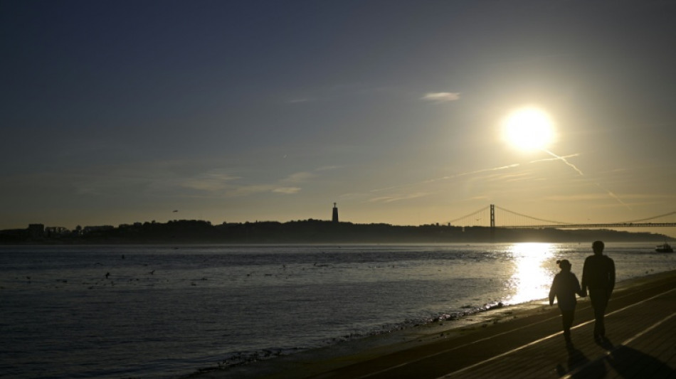 Junge Erwachsene in Partnerschaften leben besonders oft in getrennten Wohnungen
