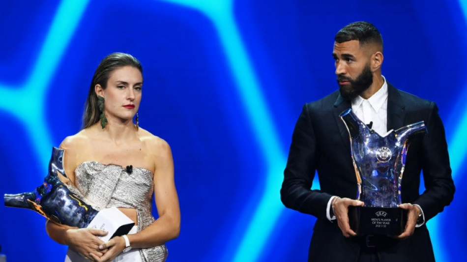 Foot: Karim Benzema sacr&eacute; joueur UEFA de l'ann&eacute;e, &agrave; deux mois du Ballon d'Or (officiel)