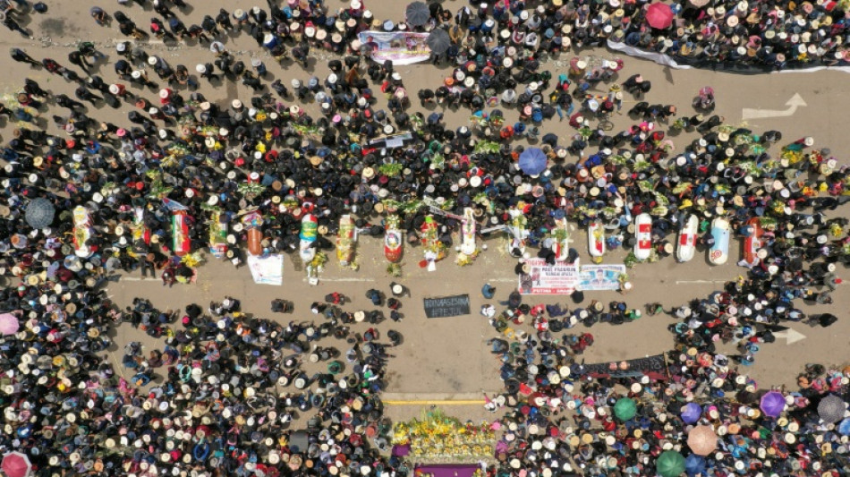 Juliaca pone pausa a protestas en Per&uacute; para llorar a sus muertos