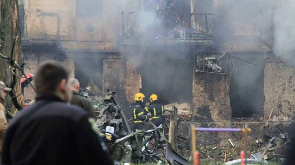 Russian strikes kill 10 in Zelensky's hometown 