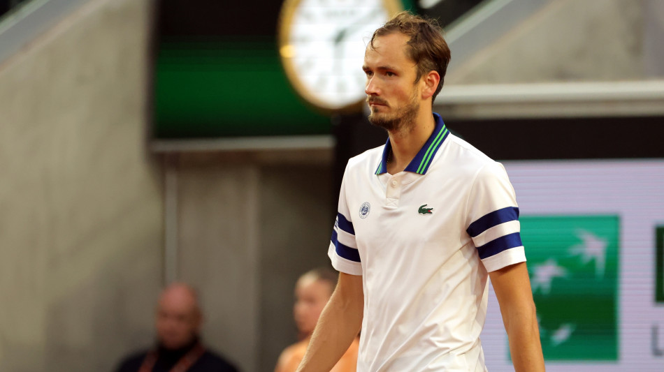 Roland Garros: Medvedev batte Machac e accede agli ottavi