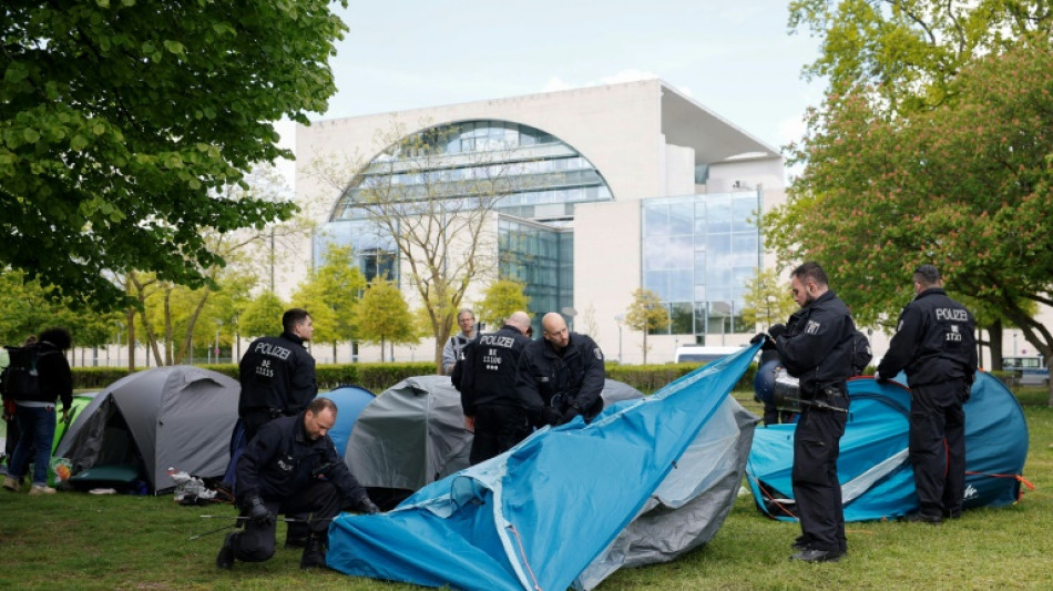 Berliner Polizei r&auml;umt propal&auml;stinensisches Protestcamp an Bundeskanzleramt