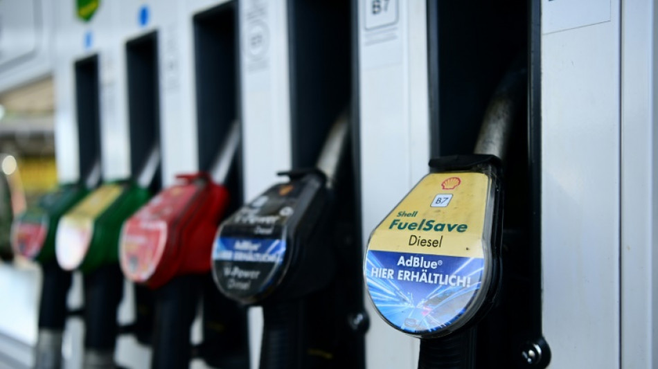Spritpreise steigen mittags erneut massiv - Rufe nach Entlastungen