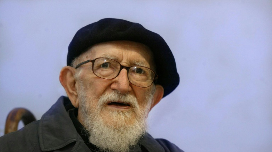 L'Abb&eacute; Pierre, un mythe rattrap&eacute; par des accusations d'agressions sexuelles