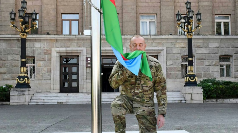 Presidente do Azerbaij&atilde;o hasteia bandeira nacional na capital de Nagorno-Karabakh