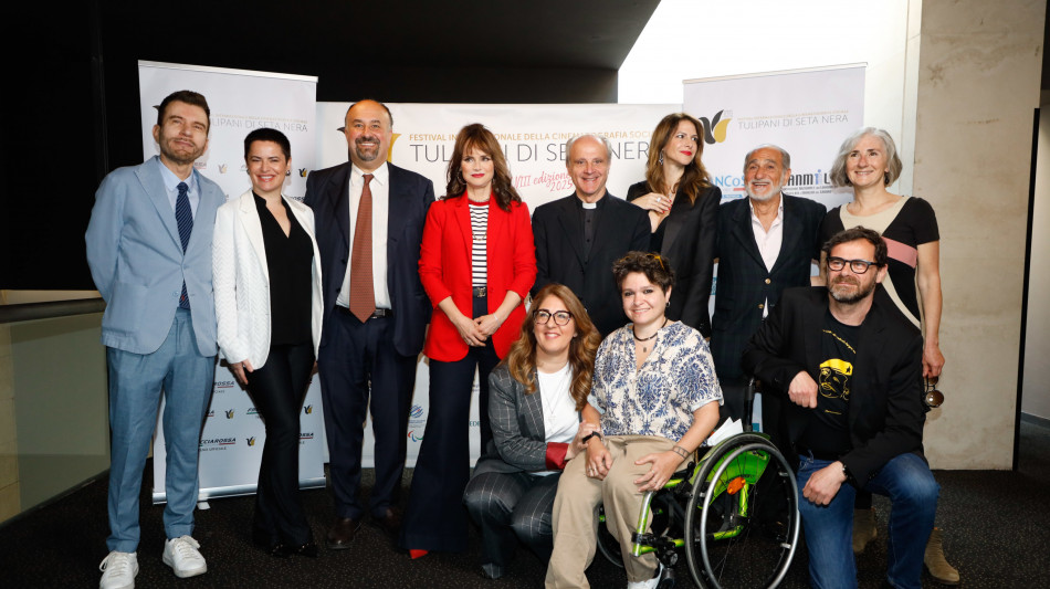 La missione del Papa fra i temi di 'Tulipani di seta nera'