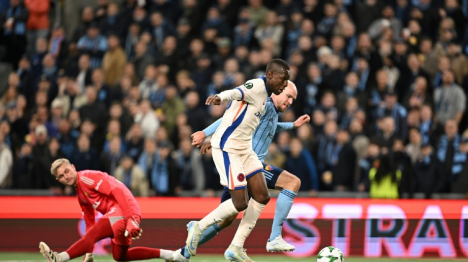 Chelsea goleia na visita ao Djurgarden (4-1) e fica perto da final da Conference League