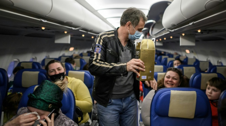 S&eacute;curit&eacute; et incertitude pour les r&eacute;fugi&eacute;s ukrainiens secourus par un millionnaire