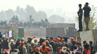 La polic&iacute;a bloquea el ingreso de agricultores manifestantes a la capital de India