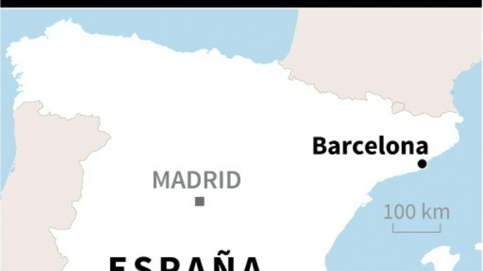 Al menos dos heridos graves al volcar un autob&uacute;s cerca de Barcelona