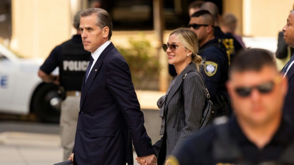 Le proc&egrave;s du fils de Joe Biden plonge dans l'histoire de ses addictions