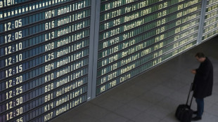 Bericht: Massiver Anstieg bei Beschwerden &uuml;ber Airlines und die Bahn 