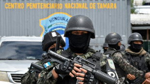 Agentes entram em pris&atilde;o de seguran&ccedil;a m&aacute;xima em Honduras para combater gangues