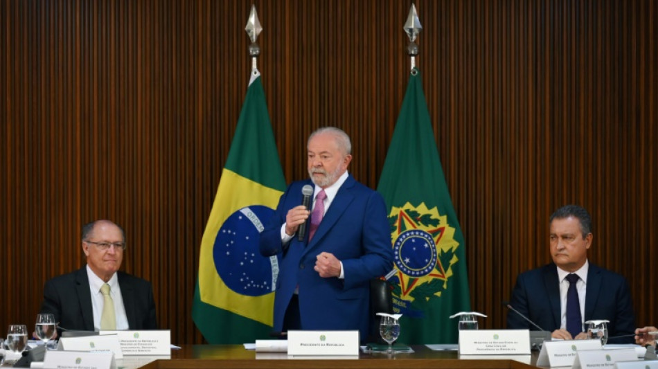 En primera reuni&oacute;n de gabinete, Lula promete trabajar con el Congreso en Brasil