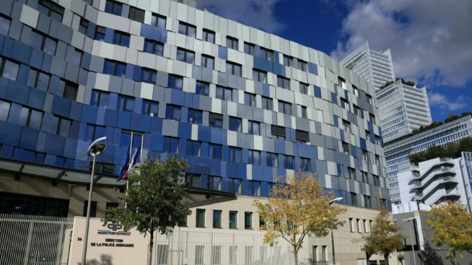 Cinco nuevos detenidos en Francia por el robo en el Louvre