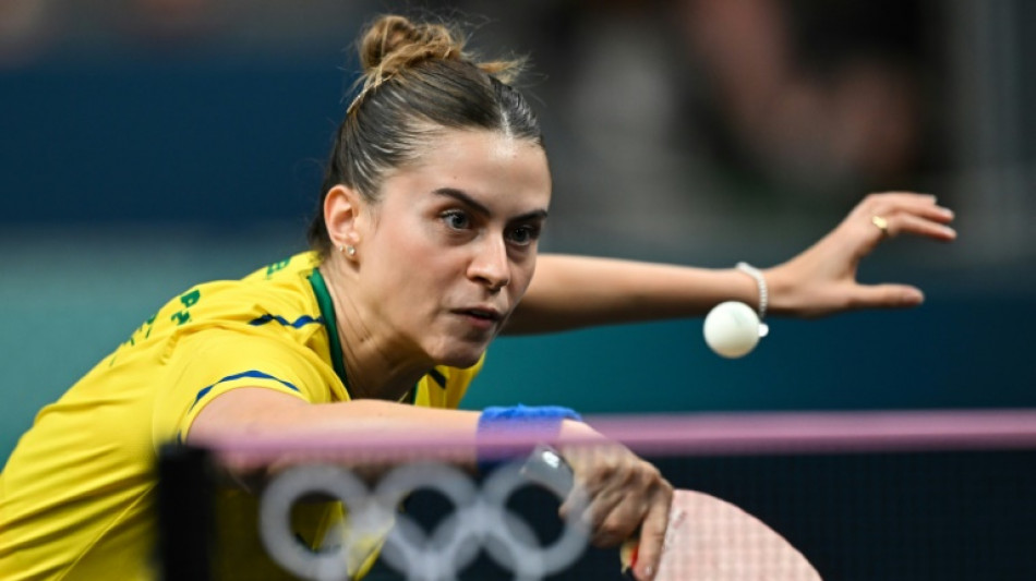 Bruna Takahashi vence na estreia no t&ecirc;nis de mesa em Paris; Calderano tamb&eacute;m avan&ccedil;a