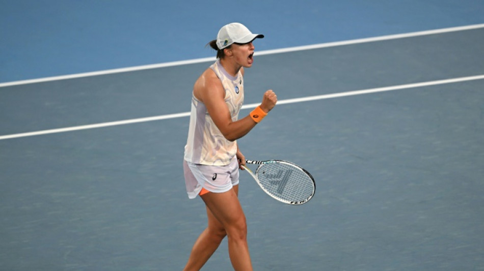 Open d'Australie: Swiatek d&eacute;roule, la pluie s'&eacute;coule