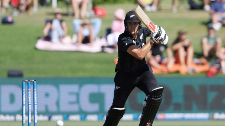 New Zealand hammer Pakistan by 43 runs to sweep ODI series 3-0