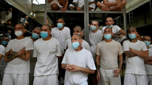 Una megac&aacute;rcel cumple seis meses en El Salvador con miles de pandilleros