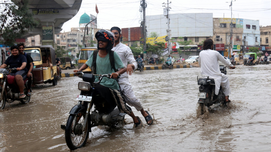 Pakistan, almeno 48 morti per le piogge monsoniche