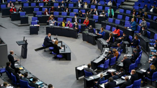 Streit im Bundestag &uuml;ber Abstimmungsreihenfolge zur Impfpflicht
