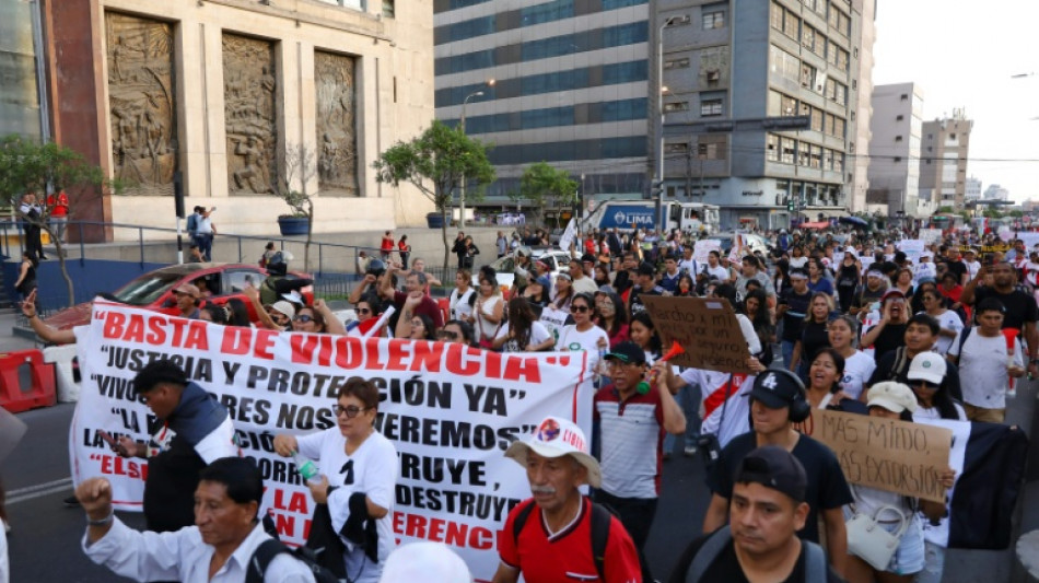 Protestas en Per&uacute; exigen al gobierno reforzar el combate al crimen organizado y al sicariato
