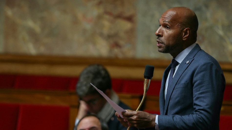 Fran&ccedil;a quer proibir a 'discrimina&ccedil;&atilde;o capilar'