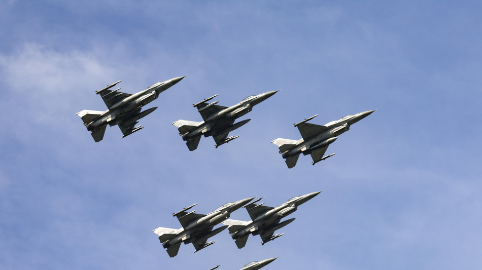 Massiccio attacco russo sull'Ucraina, Polonia schiera i caccia