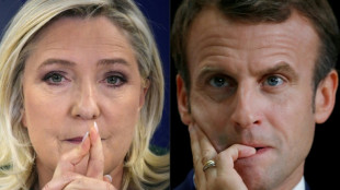 Pr&eacute;sidentielle: Le Pen expose sa vision, critique la diplomatie "born&eacute;e" de Macron