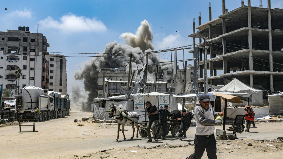 Raid israeliano su una scuola a Gaza, '13 morti e 21 feriti'