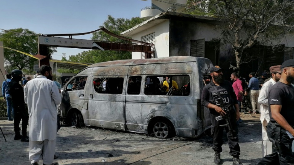 Pakistan: quatre morts, dont trois Chinois, dans un attentat men&eacute; par une kamikaze baloutche