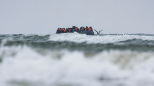 El pacto entre Francia y Reino Unido atormenta a los migrantes, sin frenar las traves&iacute;as