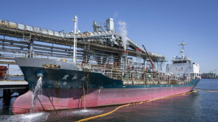 El petr&oacute;leo cae y bolsas operan con fuertes ganancias por cese el fuego en Ir&aacute;n