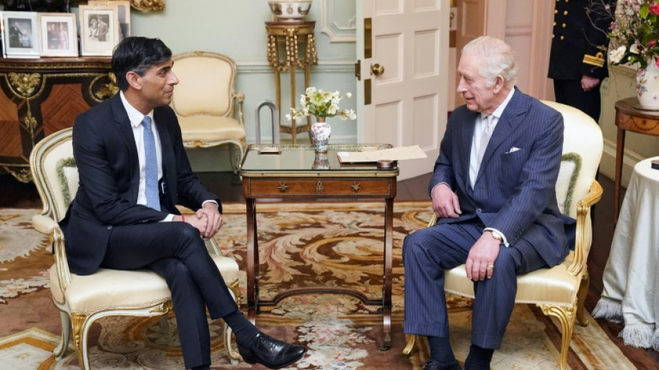 Carlos III recibi&oacute; por primera vez tras su diagn&oacute;stico de c&aacute;ncer al primer ministro