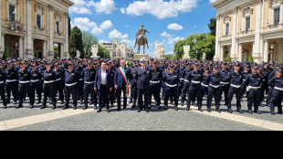 'Cos&igrave; capelli e trucco', per il Giubileo regole look ai vigili