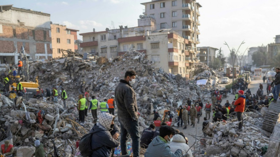 Des sauvetages miraculeux une semaine apr&egrave;s le s&eacute;isme en Turquie et en Syrie