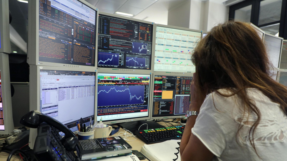 Borsa: Milano guarda al risiko bancario, l'Europa ai dazi